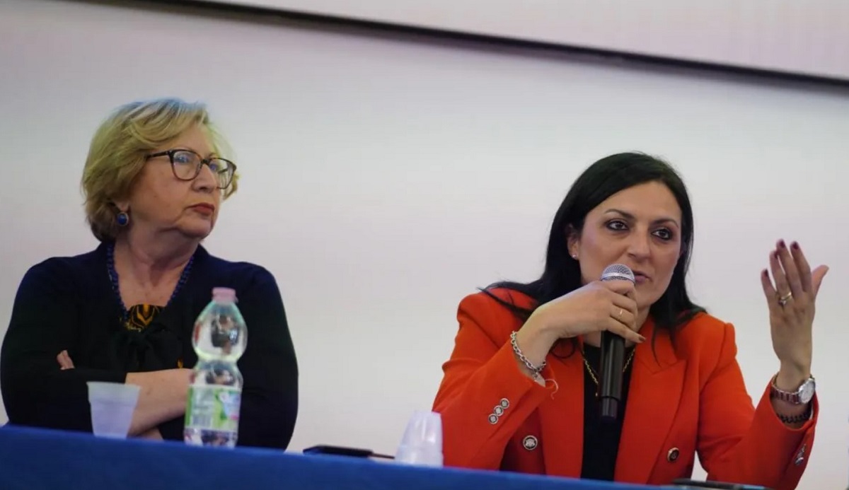 Mafia, Marano (M5S) agli studenti di Adrano: “Ribellatevi o il futuro non sarà mai vostro”