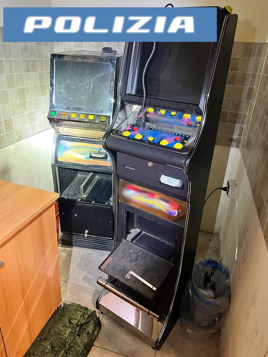 FOTO | Dal salvataggio di 8 bambini alla scoperta di una sala giochi abusiva: l’intervento a San Cristoforo