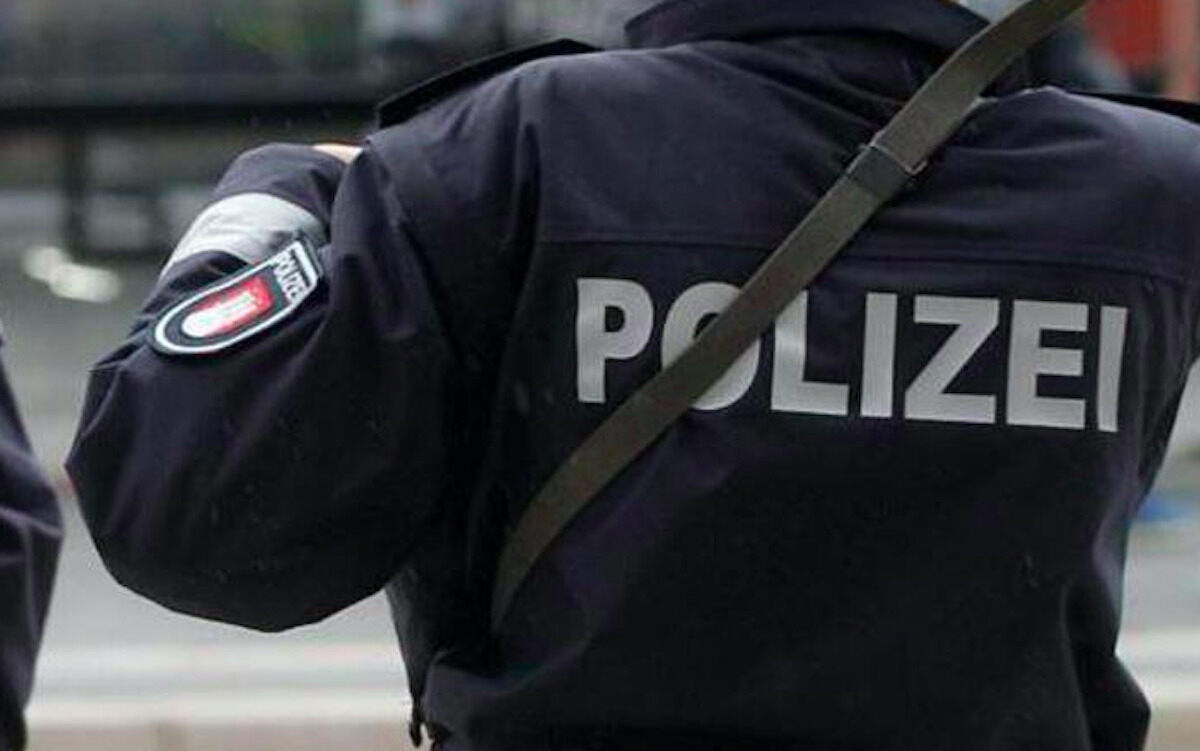 Dramma in Germania, 19enne uccide a coltellate i genitori e il fratello