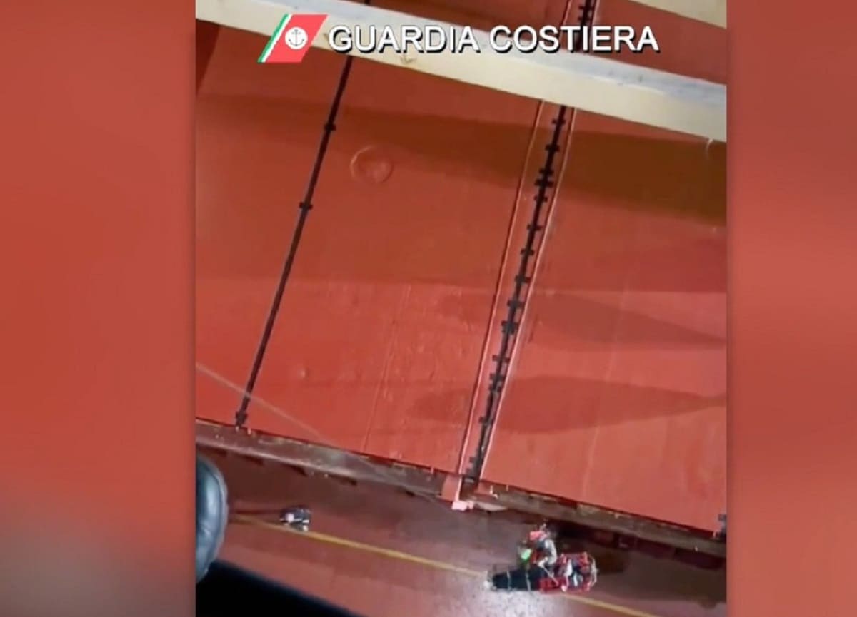 Migranti, naufragio a largo Turchia: bilancio sale a 22 morti, 7 bambini