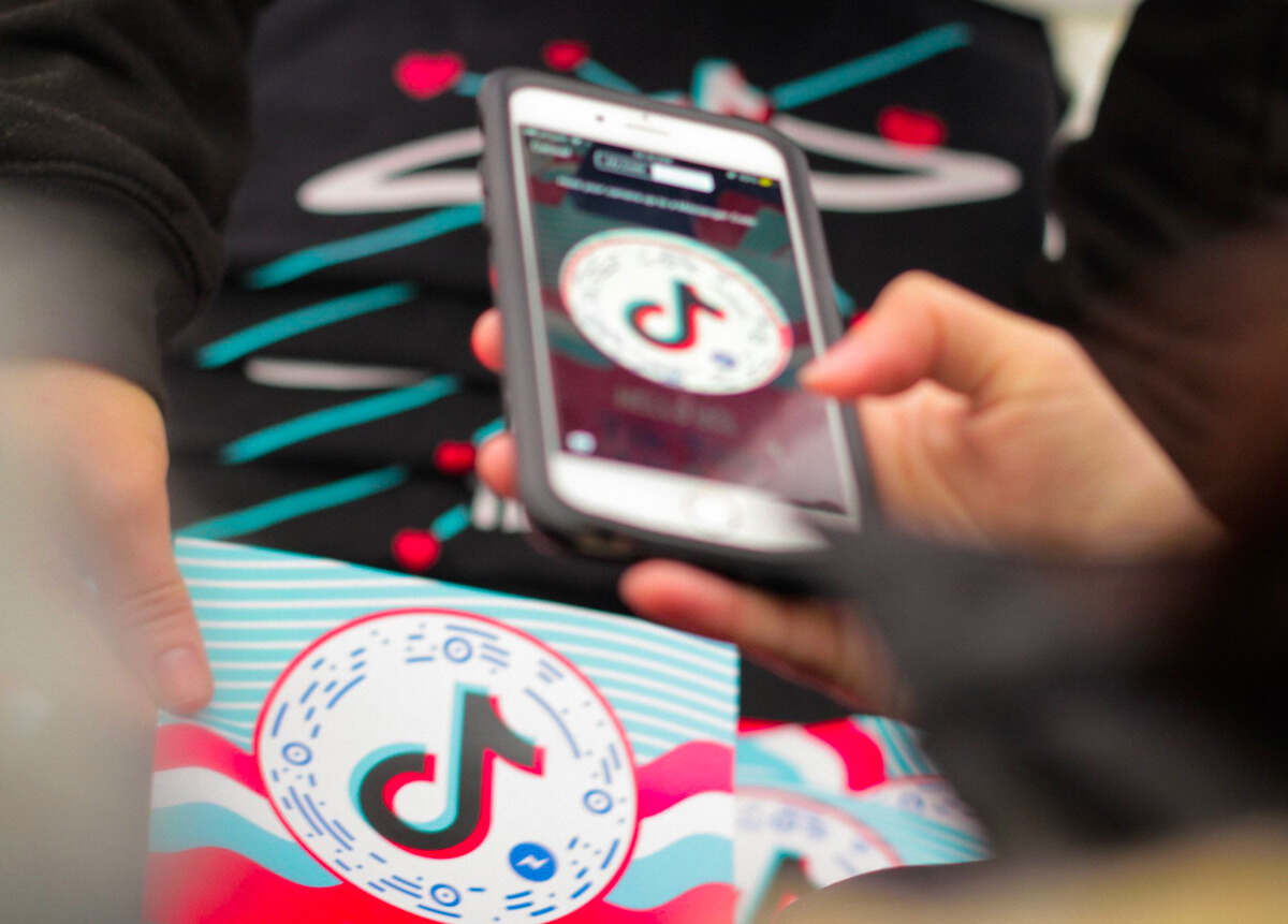 Pubblicizzavano la vendita del pesce su Tik Tok ma erano abusivi, multe e sequestri in Sicilia