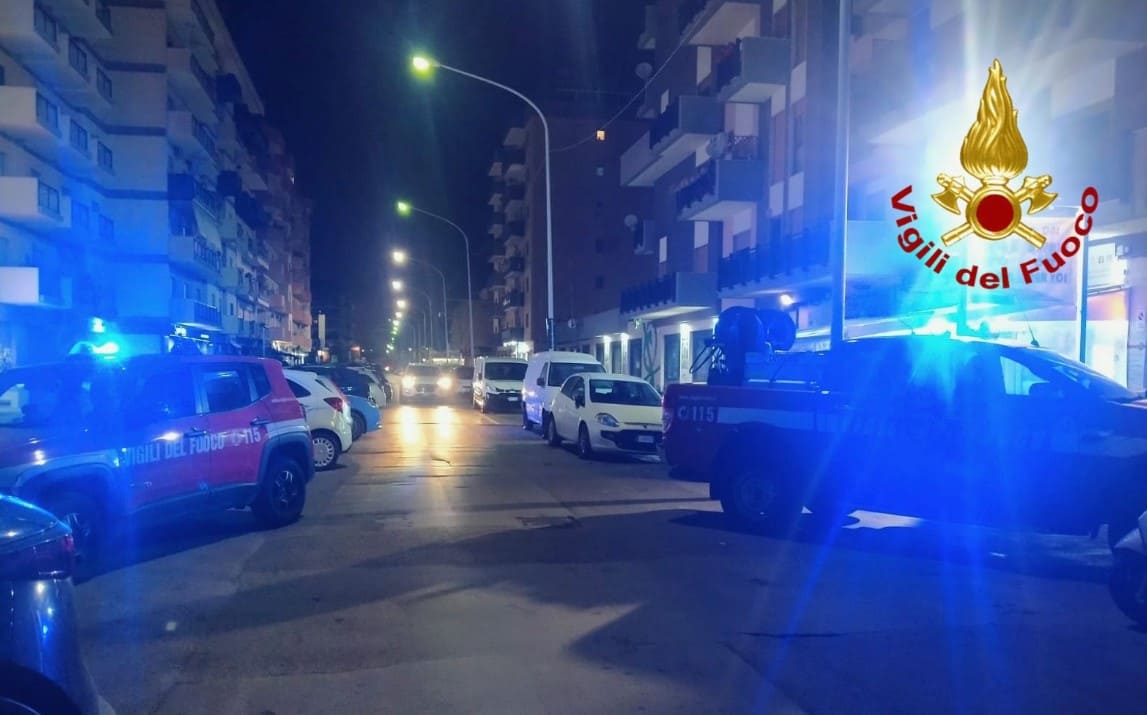Tragedia nella notte a Palermo, dalle fiamme alla morte: donna folgorata