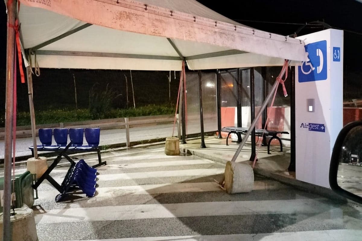 Tromba d'aria all'aeroporto di Trapani, danni per il maltempo - FB