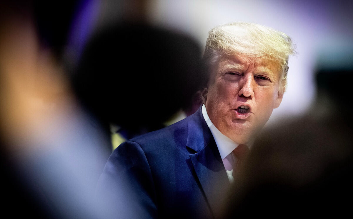 VIDEO | Se detti “razzista” esce fuori la parola Trump, l’incredibile bug su iPhone