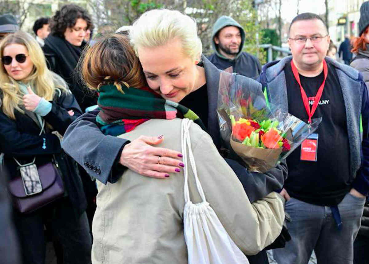 VIDEO | Protesta contro Putin ai seggi elettorali in Russia, c’è anche Yulia Navalnaya
