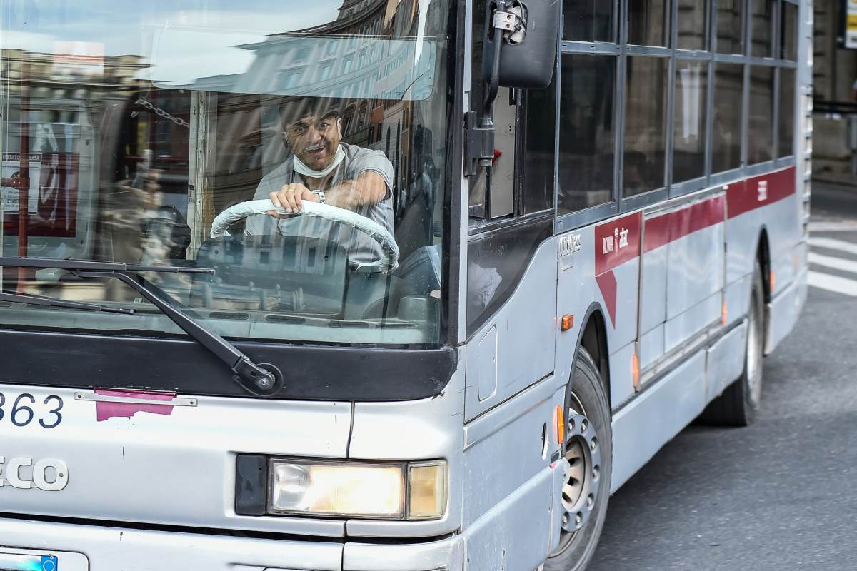 VIDEO | Milwaukee, l’autista di bus riconosce e salva un bambino scomparso