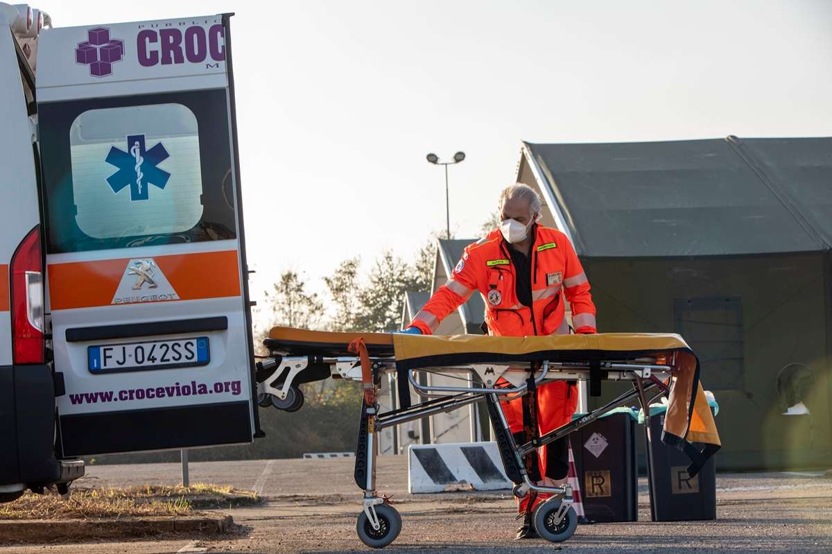 Termini Imerese, barella si ribalta dentro l’ambulanza: morta donna appena dimessa dall’ospedale