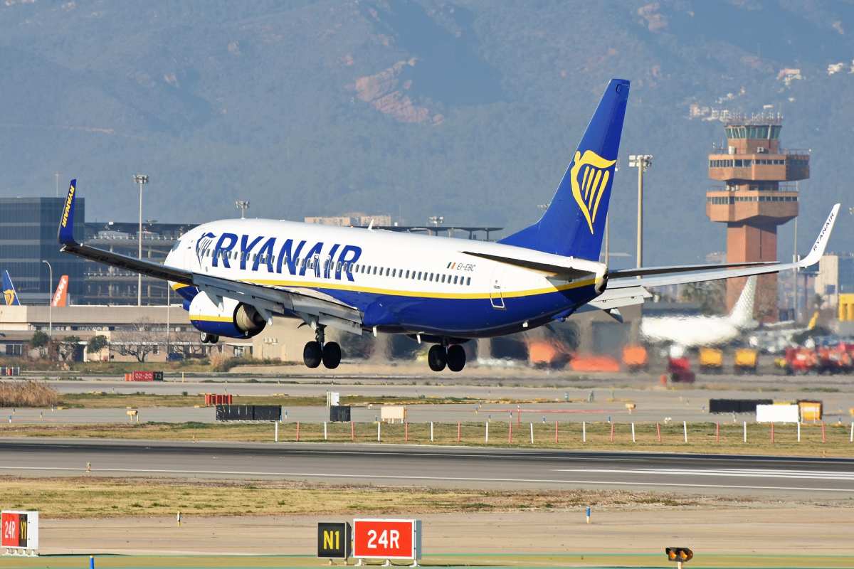 Volo Ryanair per Londra rientra in Italia per problemi a strumentazione