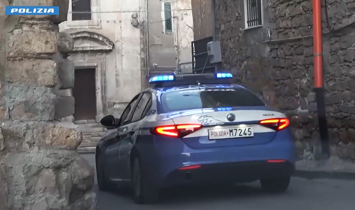 VIDEO | “Cruda o cotta?”, le due tipologie di cocaina vendute a Caltanissetta: 8 arresti