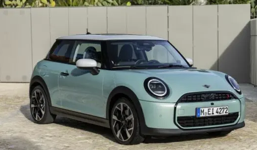 Mini Cooper S Classic si rinnova puntando sulle prestazioni sportive