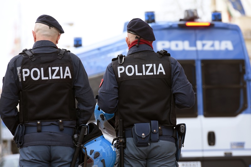 Palermo, scoperto laboratorio della droga nel quartiere Zisa: un arresto