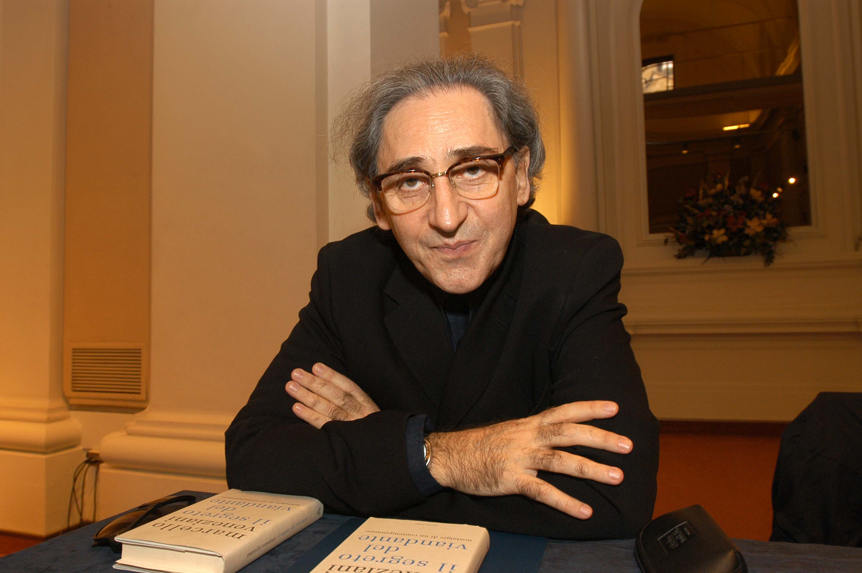 Franco Battiato, dalla musica all’assessorato in Sicilia: l’impegno del Maestro per cambiare l’Isola