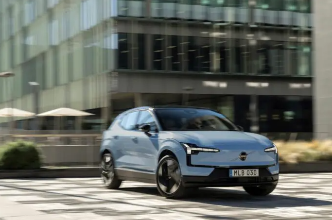 Volvo Ex30 si aggiudica il Car design award 2024