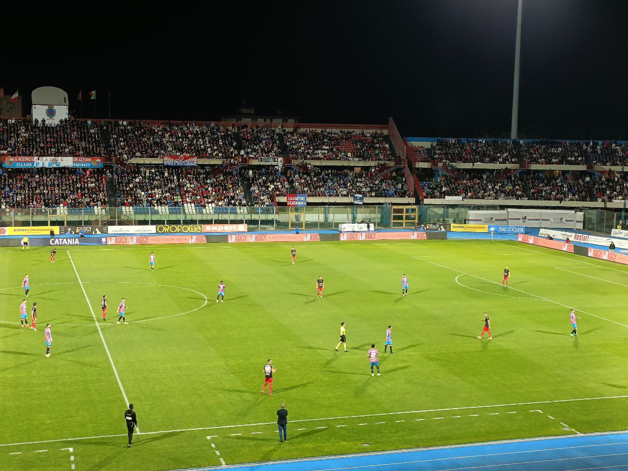 Il Catania batte il Messina, successo importante in chiave salvezza: decide Di Carmine. Le pagelle