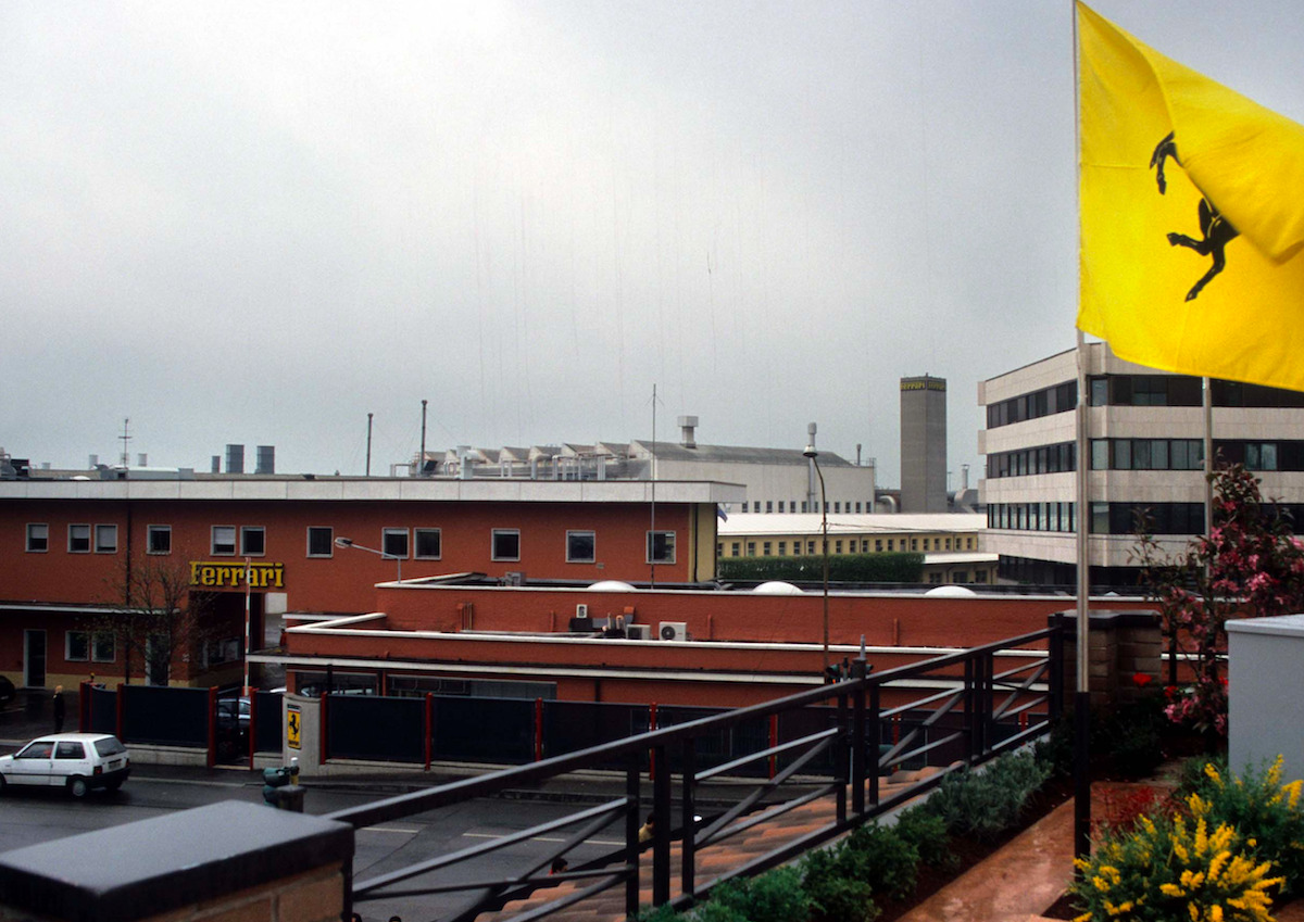 “Ferrari? No grazie!” Rifiuta il lavoro perché lo stipendio è troppo basso: “A quanto pare, a noi giovani l’Italia offre poco”