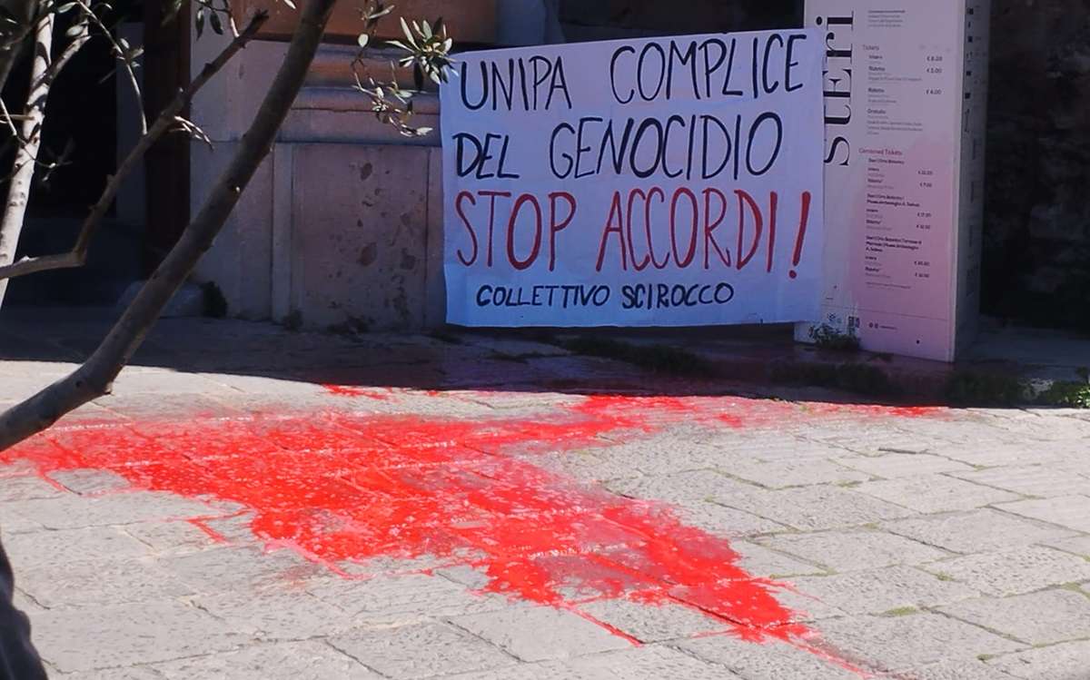 Vernice rosso sangue a palazzo Steri, universitari contro la collaborazione di UniPa con Israele