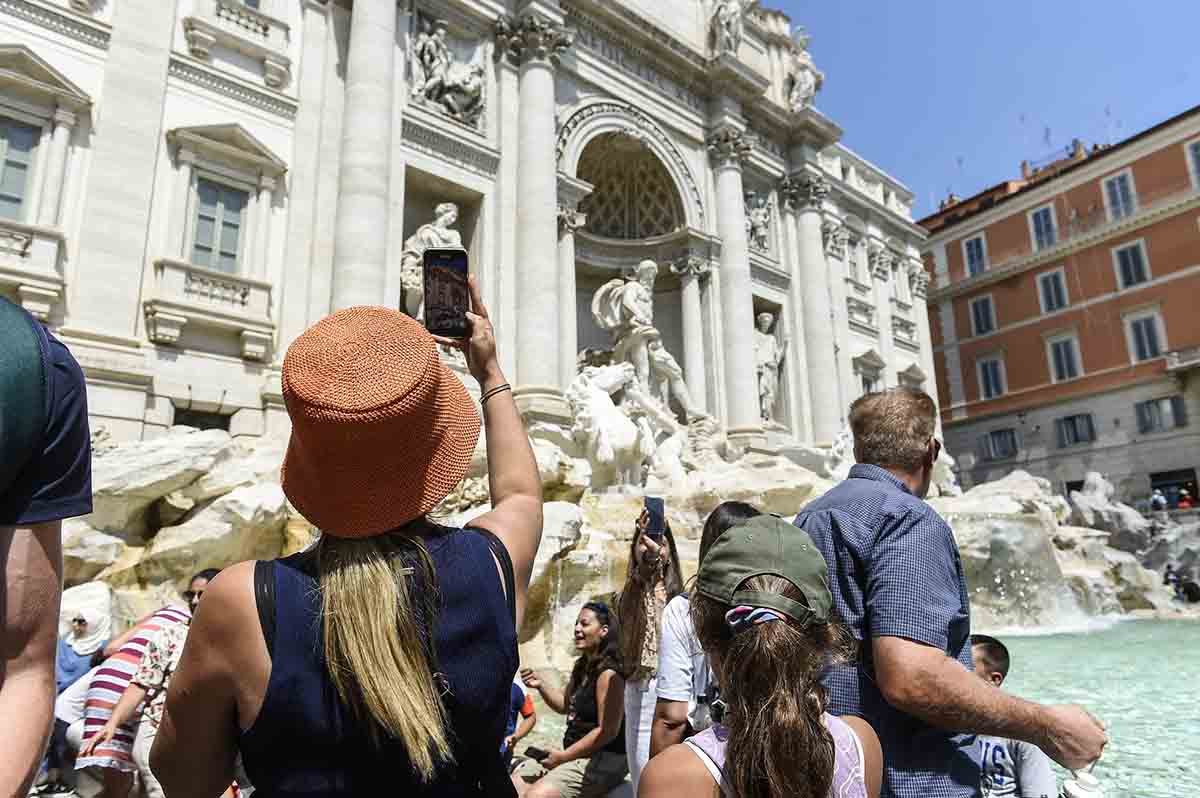 Turismo: in Sicilia l’estate sembra già arrivata ma sui pernottamenti c’è tanta strada da fare