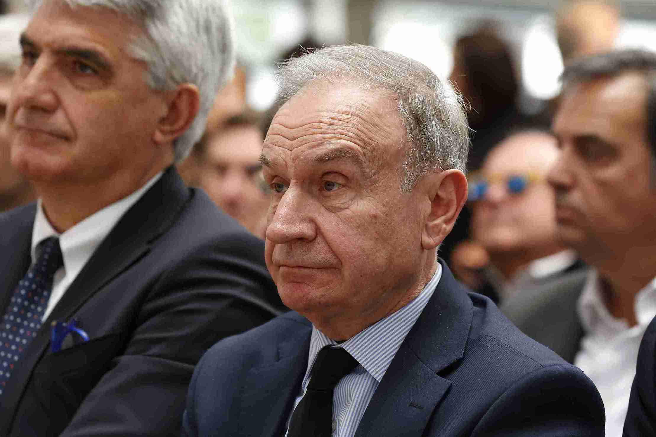 Sport, paura per Gianni Petrucci: schianto in auto, ricoverato in ospedale