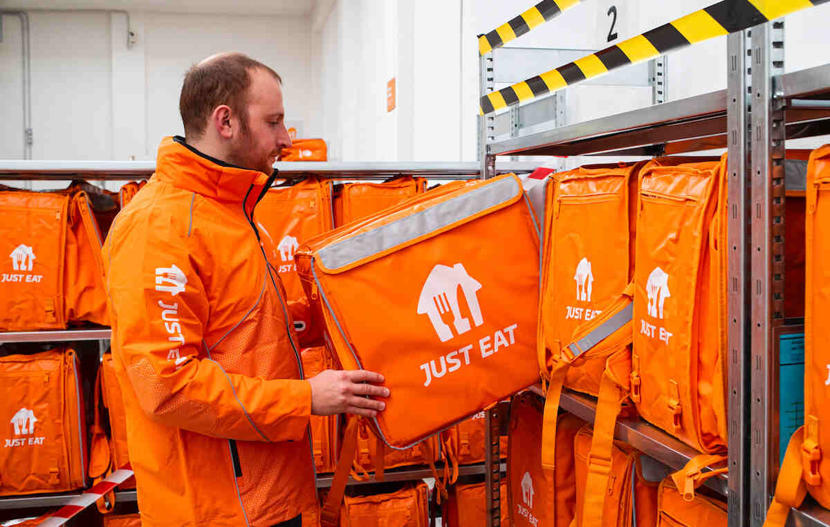 Just Eat assume a Catania: posti disponibili come rider, i requisiti