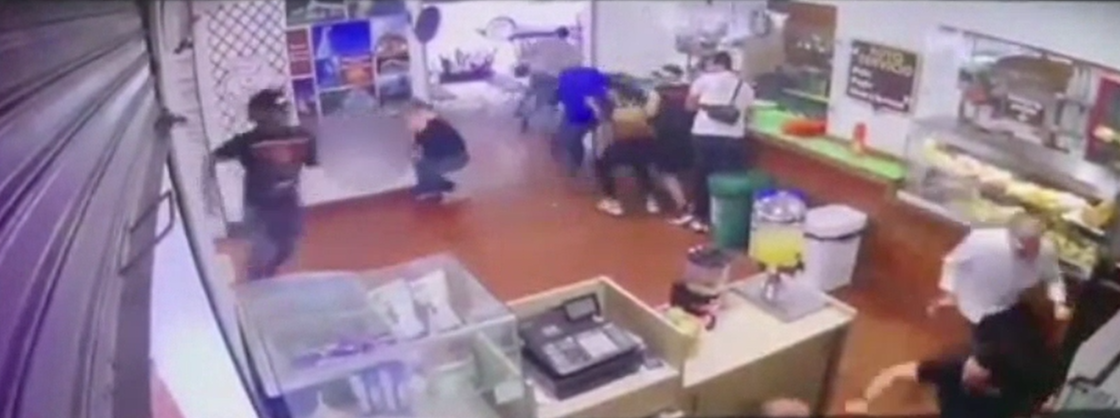 VIDEO | Orrore in un negozio: giornalista ucciso a sangue freddo