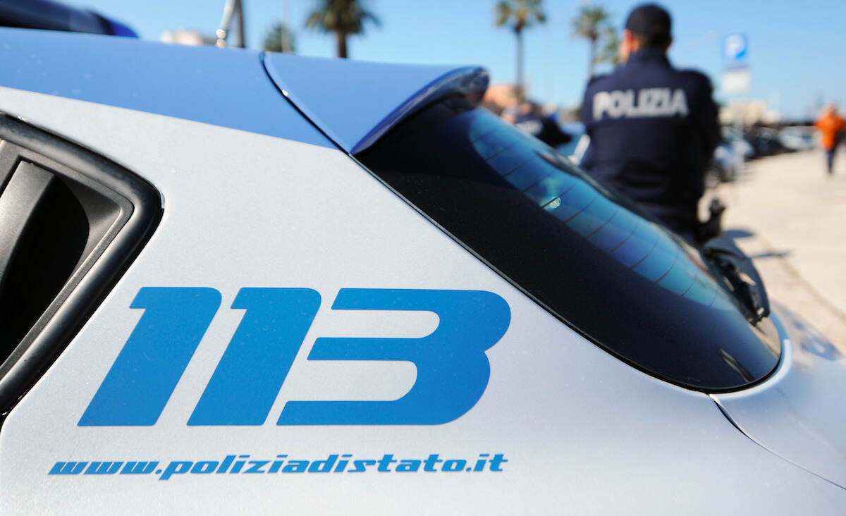 Catania, accattonaggio molesto in via Vincenzo Giuffrida: denunciati due lavavetri