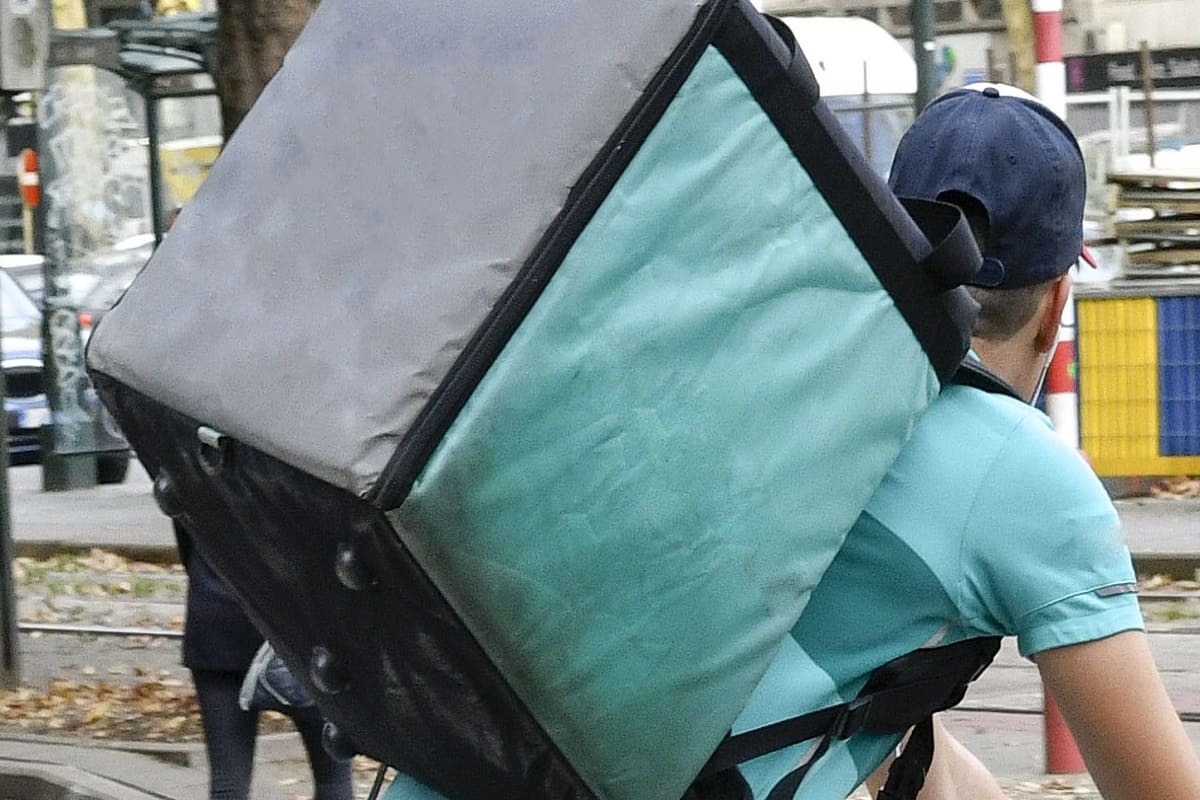 Abbandonati, aggrediti, senza diritti: scatta lo sciopero a oltranza dei rider a Palermo