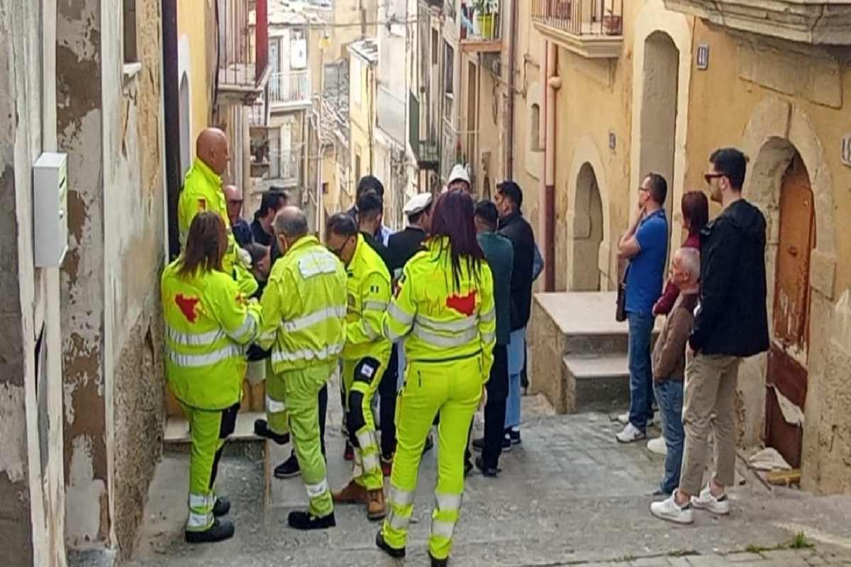 Spaventosa tragedia nel Catanese, esplode pentola a pressione: morta madre di 8 figli