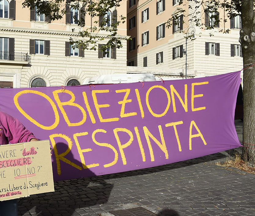 Aborto, associazioni “pro life” nei consultori. Opposizioni pronte alle barricate nelle regioni