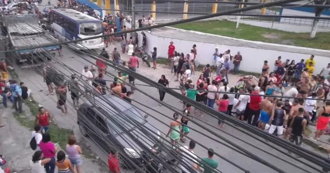 Autobus finisce su processione: 4 morti, 20 feriti