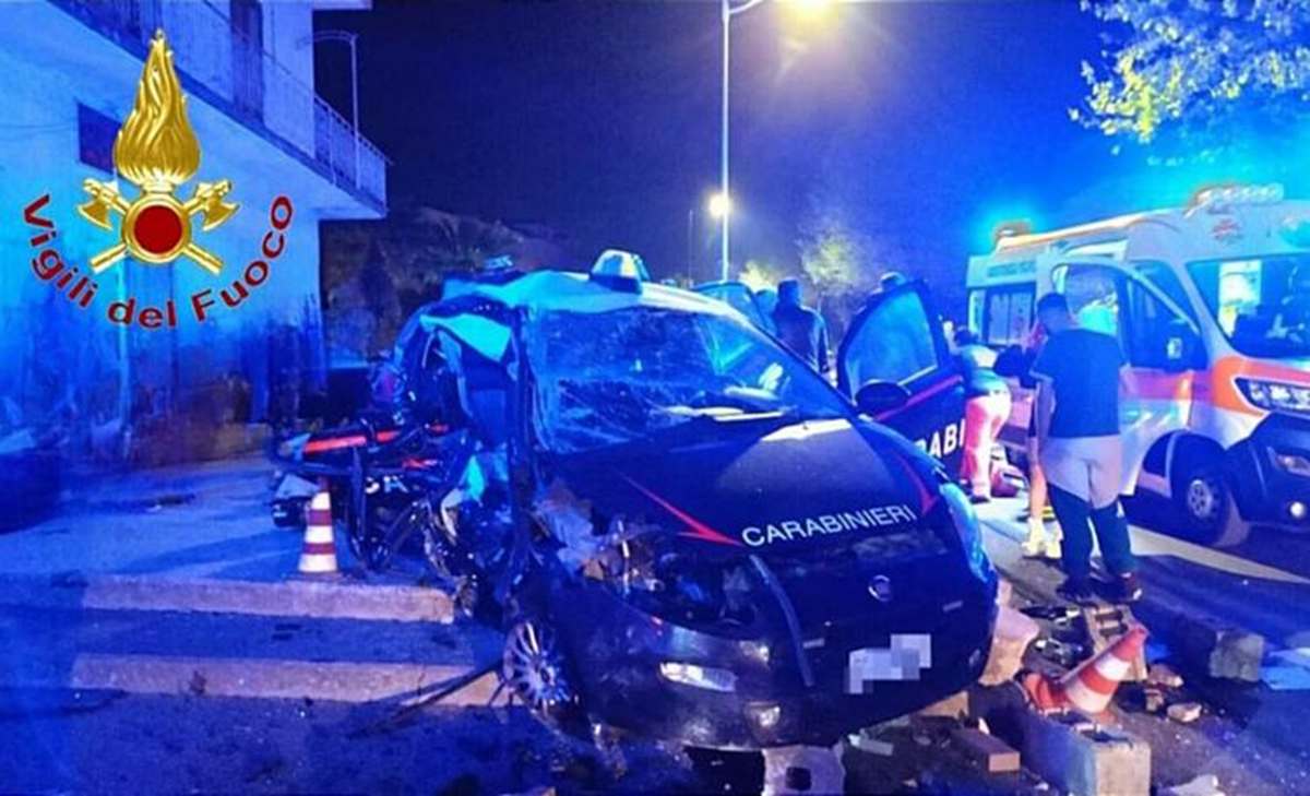 Tragico incidente sulla ss91 in provincia di Salerno: morti 2 carabinieri