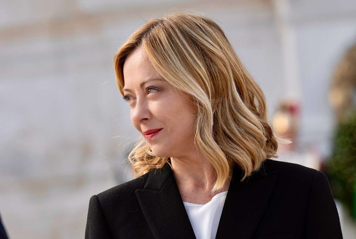 Decreto coesione, dalle misure per l’occupazione di giovani e donne al bonus 100 euro: le novità del governo Meloni