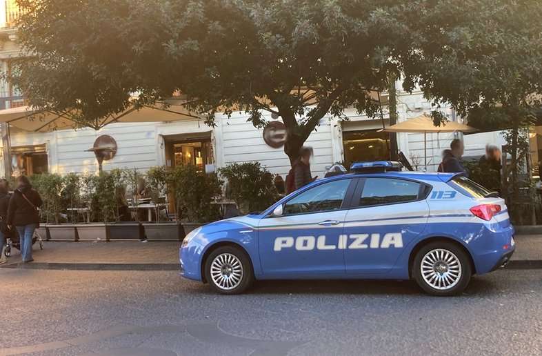 Catania, donna russa molesta aggredisce sanitari e poliziotti: denunciata Catania, donna russa molesta aggredisce sanitari e poliziotti: denunciata
