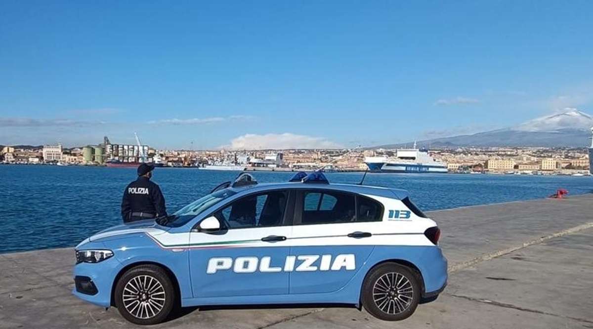 Porto di Catania, colti sul fatto mentre rubano da un semirimorchio: 3 arresti