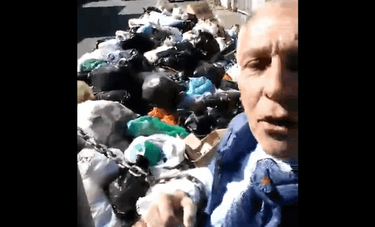 VIDEO | Giuseppe Guarresi incatenato tra i rifiuti: “Non siamo complici dei criminali”