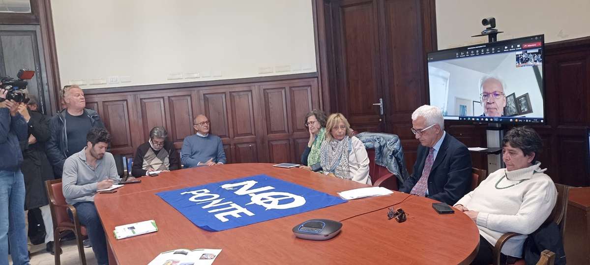 “Invece del Ponte”, l’incontro No ponte a palazzo Zanca: paura per la potenziale devastazione di Messina