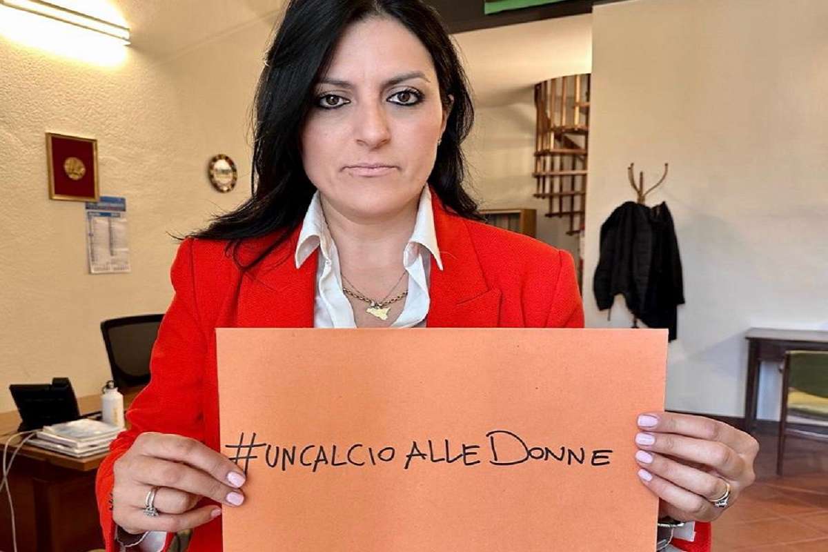 Partita di beneficenza contro i femminicidi, Marano (M5s): “Deputate Ars escluse, inaccettabile”
