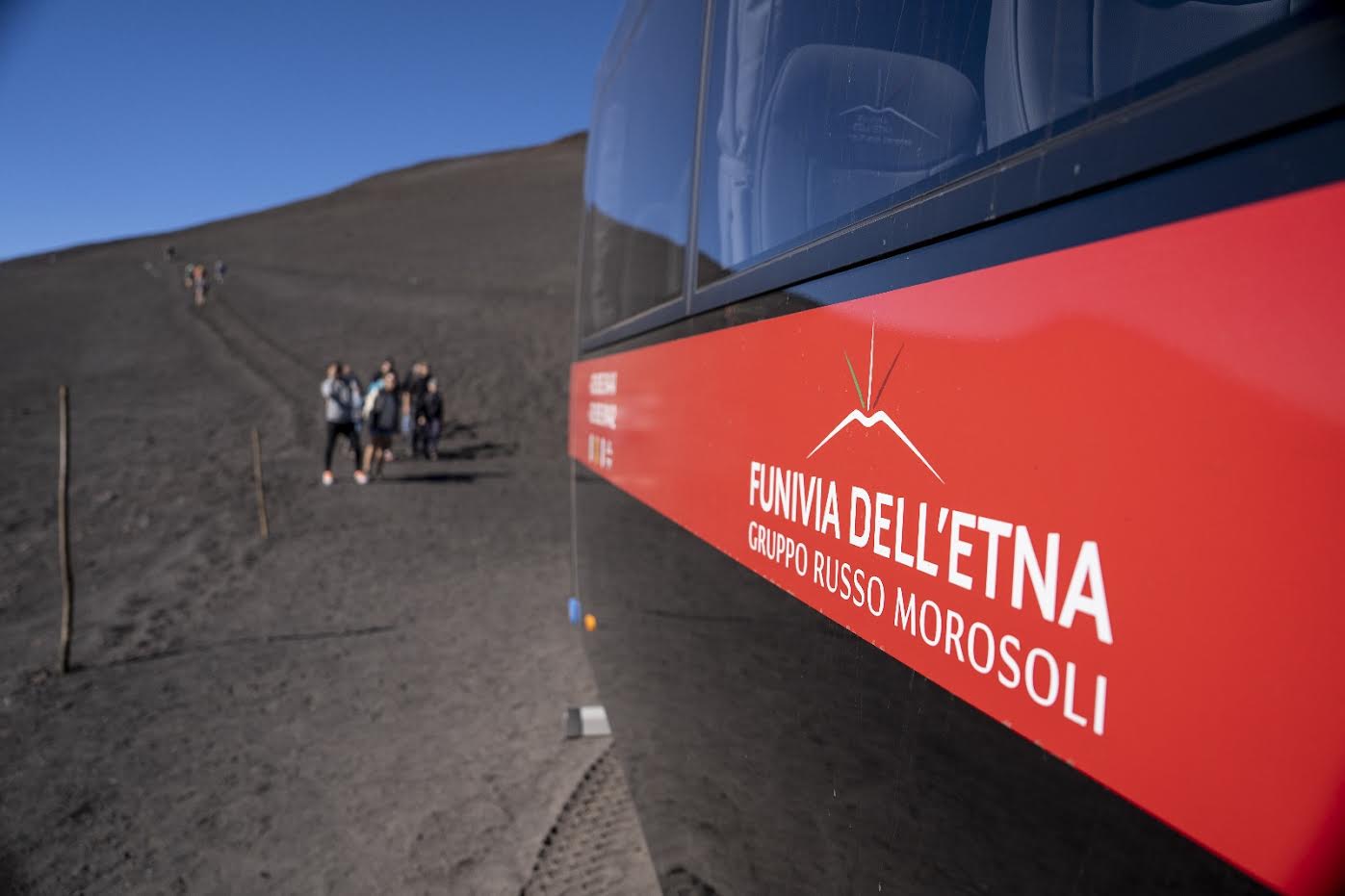 Da settant’anni “sulle vette” del Vulcano: una storia che parla di resilienza e coraggio