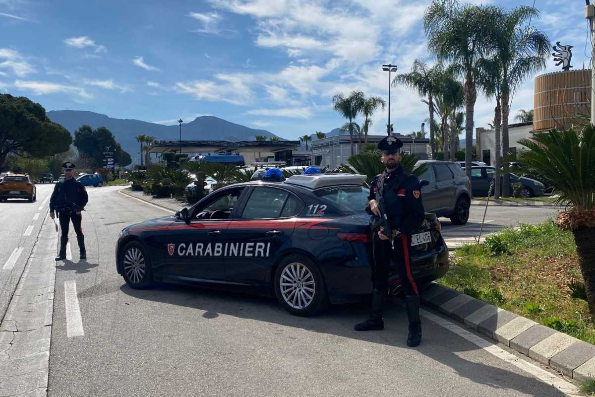 Santa Flavia, cerca di rubare un’auto: 19enne fermato per tentato furto aggravato