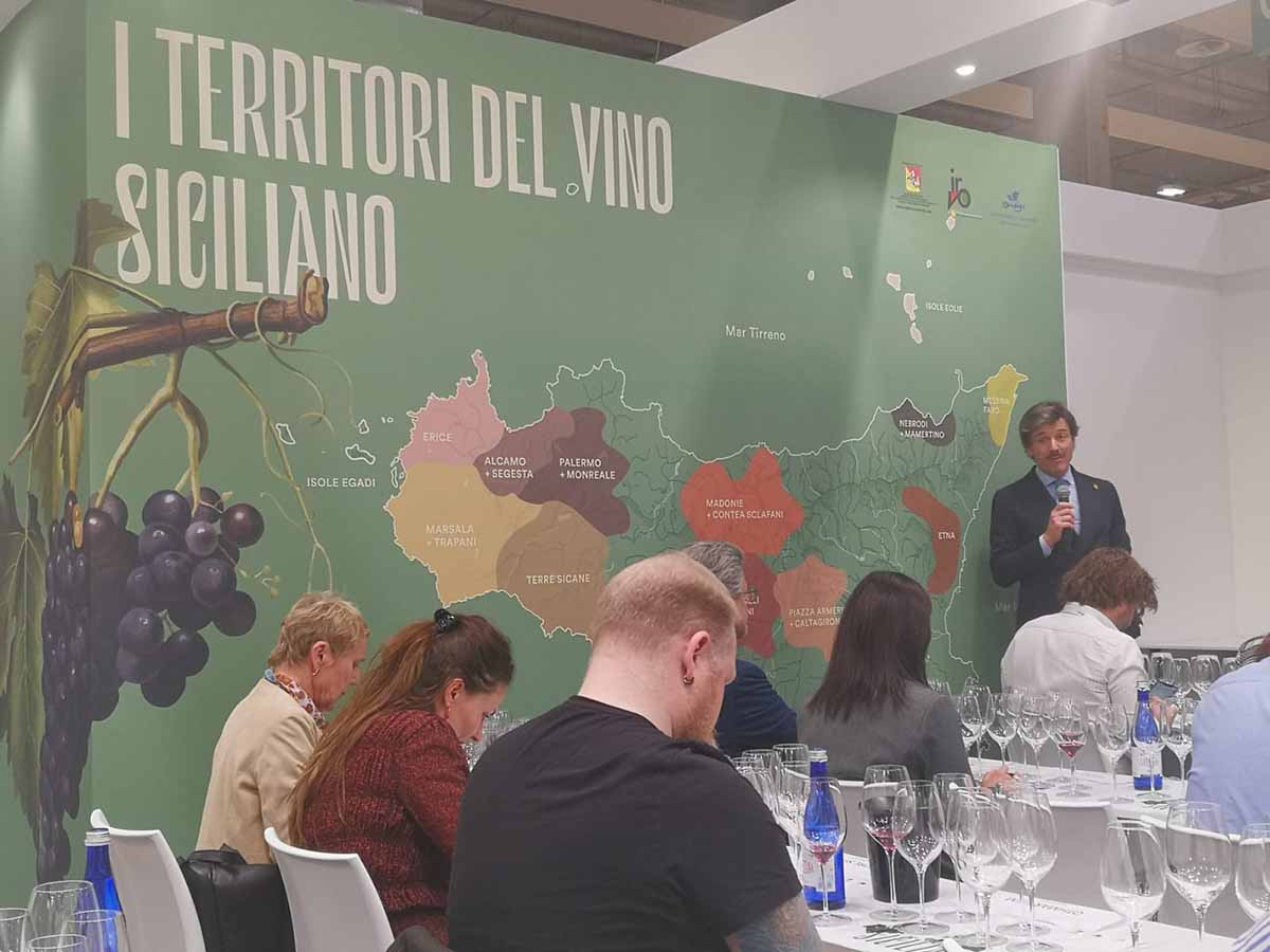 L’Etna trascina la Sicilia nell’Olimpo del vino