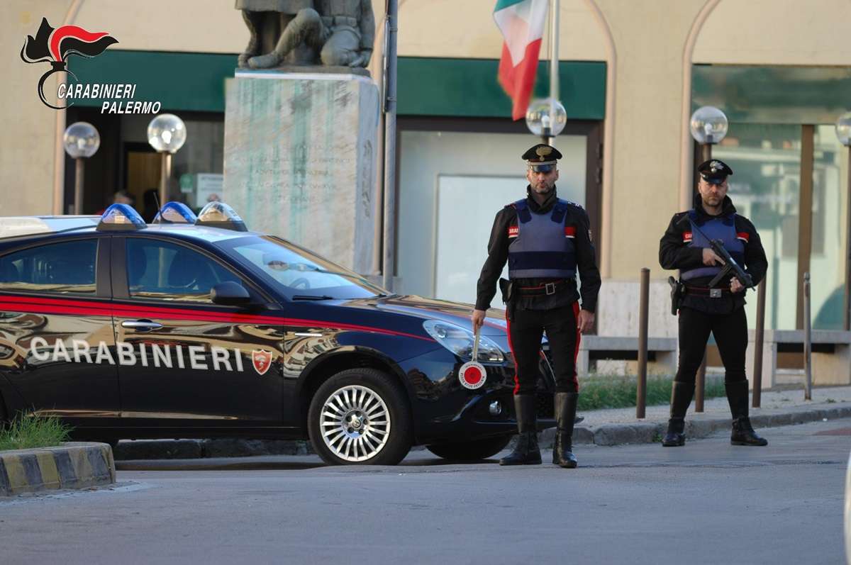 Palermo, tentata rapina in un bar del centro: arrestato 34enne
