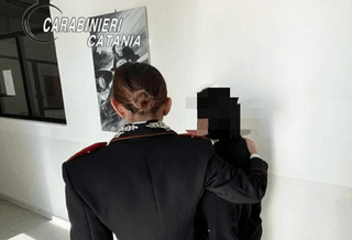 Il critico epilogo di un ultimo incontro con l’ex: “Ti taglio la testa”. 22enne catanese ferita alla tempia