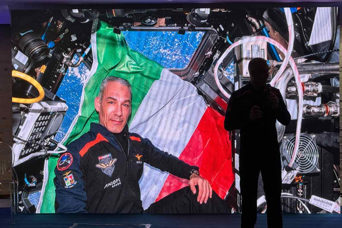 Catania, l’ASI e l’importanza dell’attività spaziale. Villadei agli studenti: “Lo spazio è ricerca e innovazione”