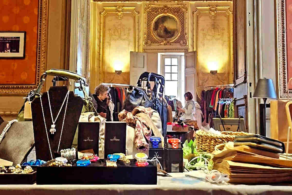 Galleria foto 'Legambiente Catania, l’evento “10 armadi” contro la moda usa e getta' - foto 1