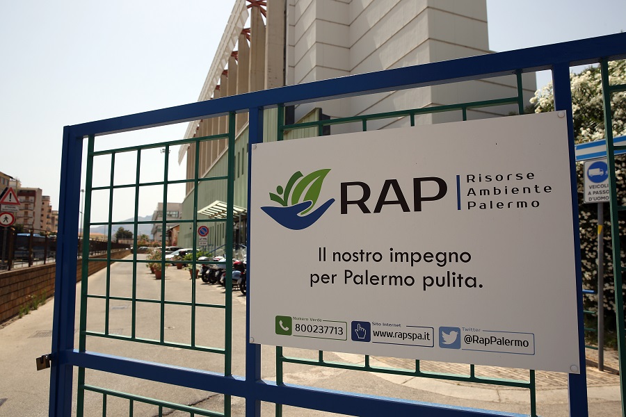 Palermo, tragedia alla Rap: operaio ha malore e muore