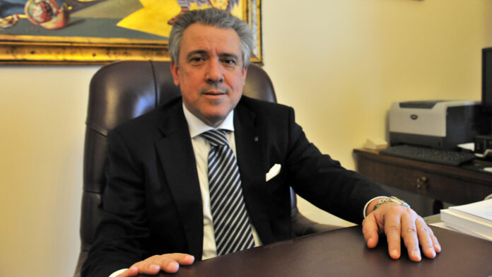 Centrosinistra trapanese: “Lui, lei e l’altro”