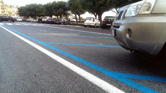 Striscie blu a Catania, cambia tutto: da settembre nuovi orari e tariffe