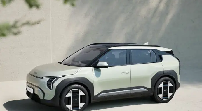 Kia lancia EV3, il Suv dinamico e sostenibile che regala un’esperienza unica