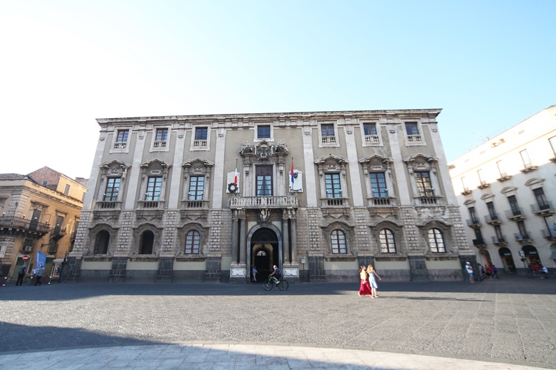 Catania, concorsi al Comune, opposizioni insorgono. Lombardo: “Polemiche sterili”