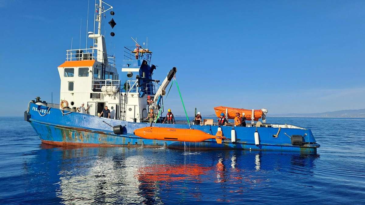 FOTO | Robotica subacquea, è operativo in Sicilia il nuovo AUV dell’OGS: primi test nel Mediterraneo