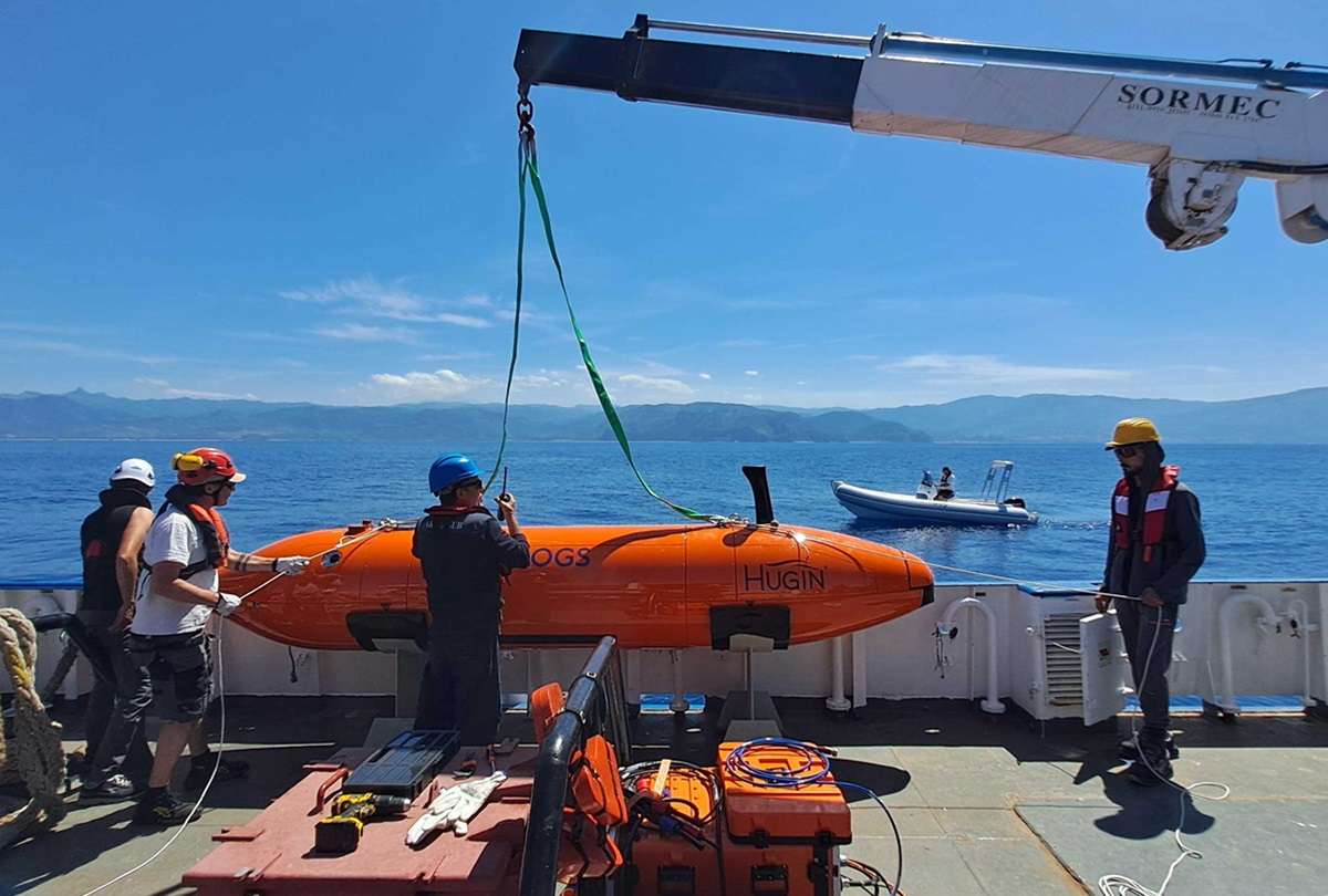 FOTO | Robotica subacquea, è operativo in Sicilia il nuovo AUV dell’OGS: primi test nel Mediterraneo